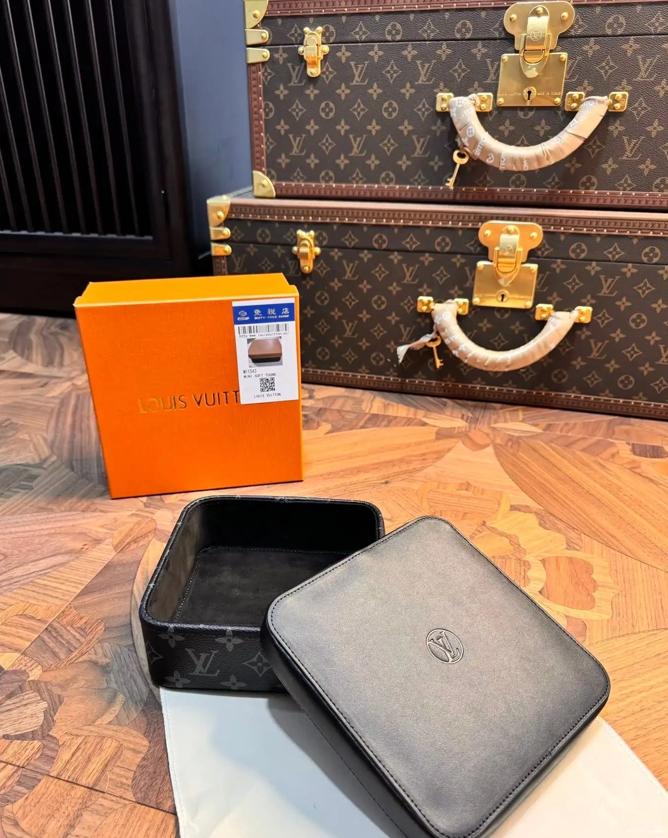 SQUARE BLACK LV BOX CUSTOM JEWELRY 0519